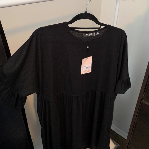 Missguided Plus ribbed smock dress with frill sleeve in black - Picture 3 of 4
